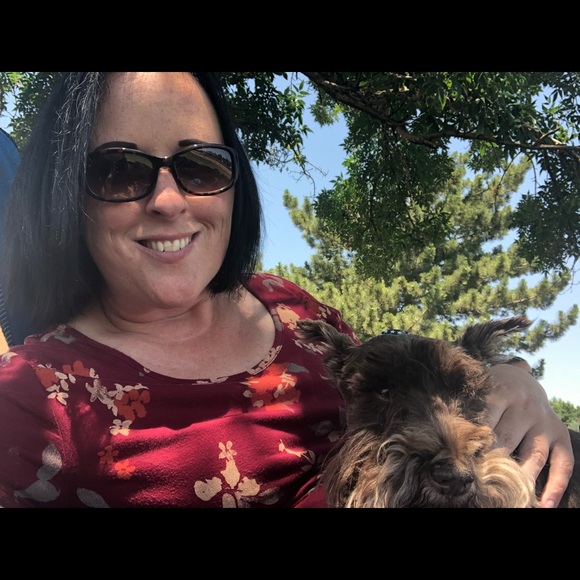 Meet your Posher, Erin - Picture 1 of 1